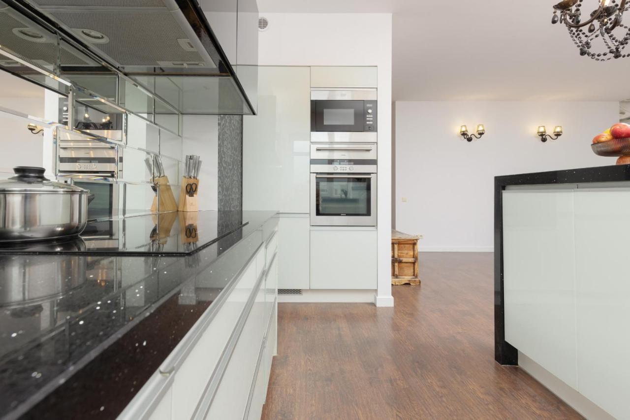 Blonia Wilanowskie Apartment Warsaw By Noclegi Renters Exterior photo